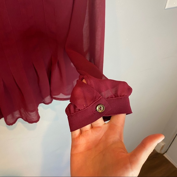 ASTR Pleated Chiffon Blouse - Picture 7 of 7